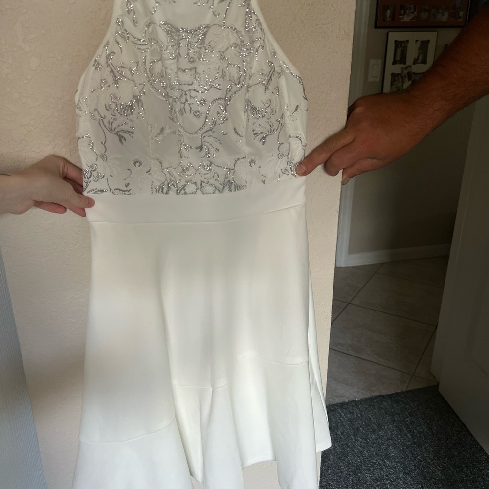 Xtraordinary Sleeveless White Glitter Top Dress